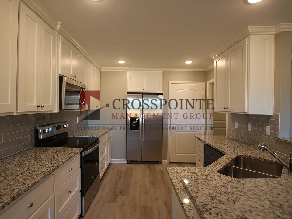 Beautiful 3 Bedroom 2 Bathroom Townhouse in South Tyler!
