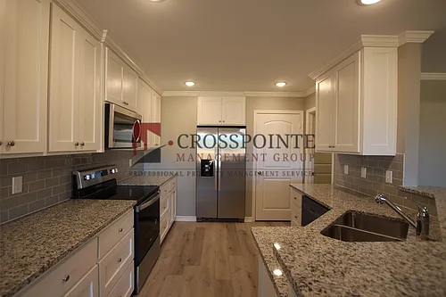 Beautiful 3 Bedroom 2 Bathroom Townhouse in South Tyler! Now offering 1st full month rent free! Photo 1