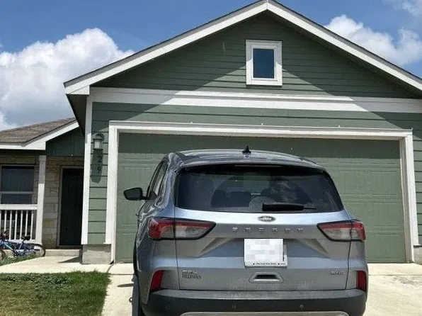 2903 Millikan Dr, Converse, TX 78109