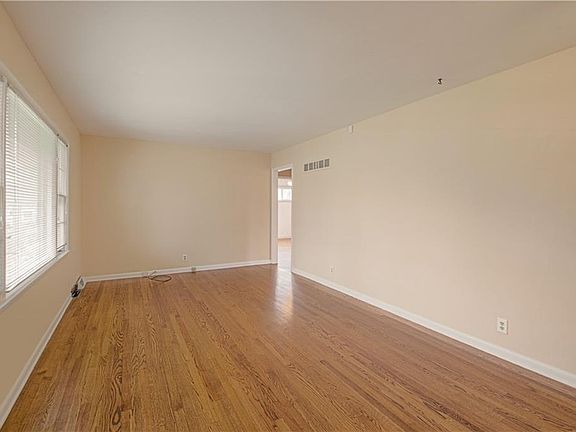 4th image of 8413 Kentucky Ave