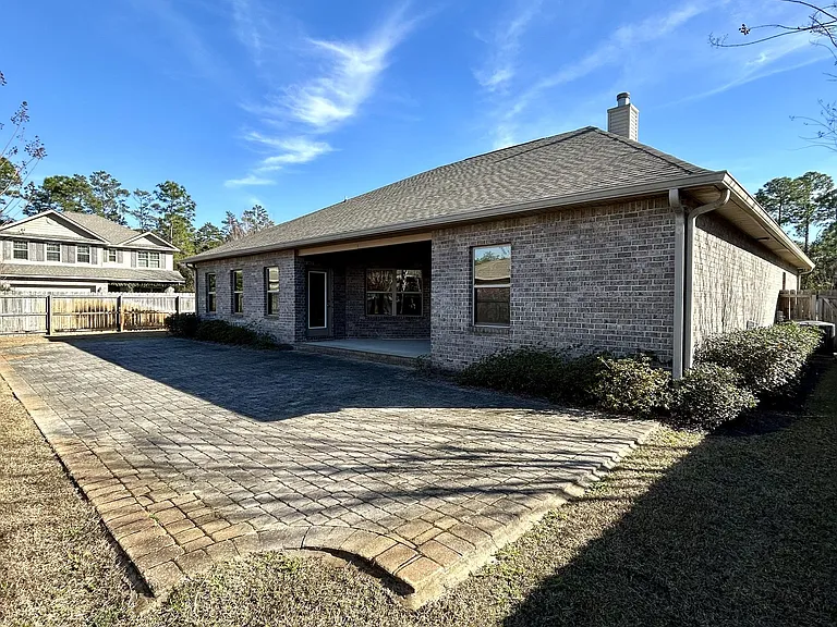 80 S Knightsbridge Ct — Photo 43