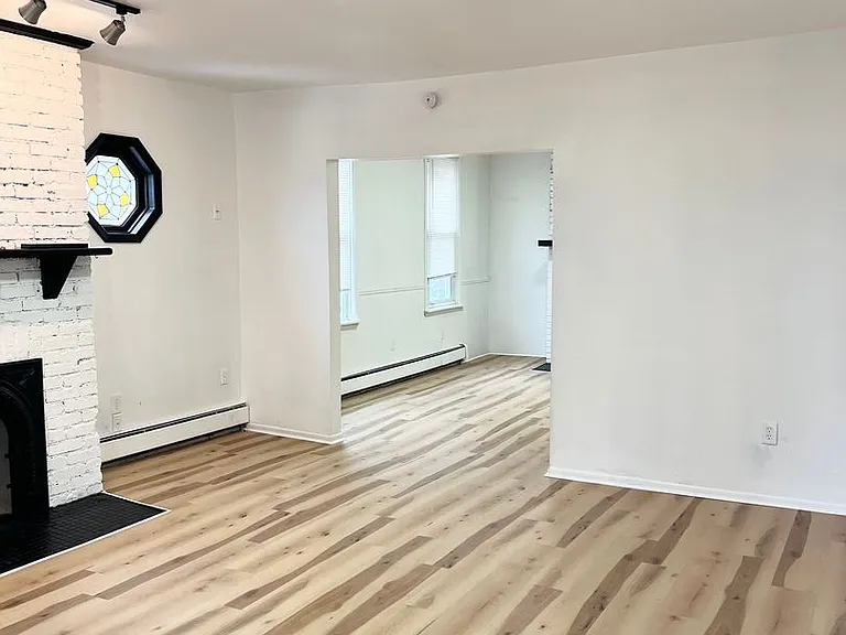 207 Wilbur St — Photo 4