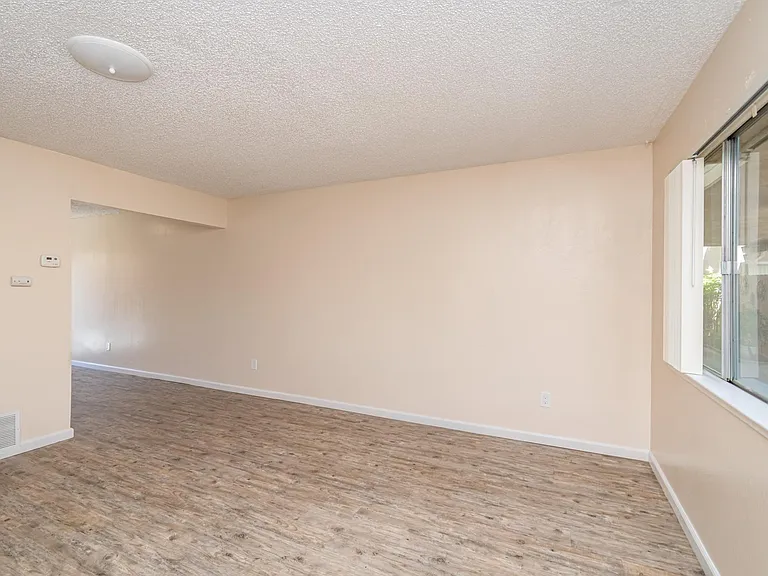 OakHill Townhomes — Photo 18