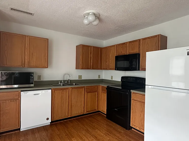 12850 Freedom Dr — Photo 7