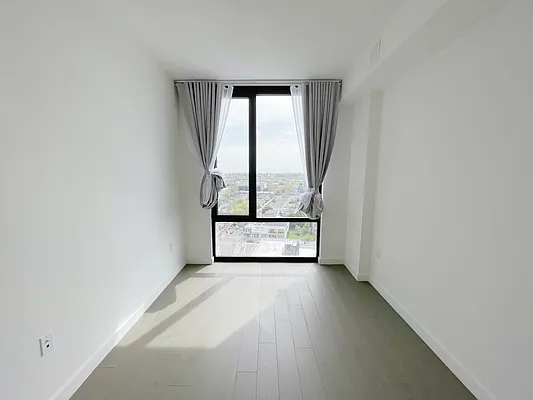 Rented by YouYork Management LLC | media 33