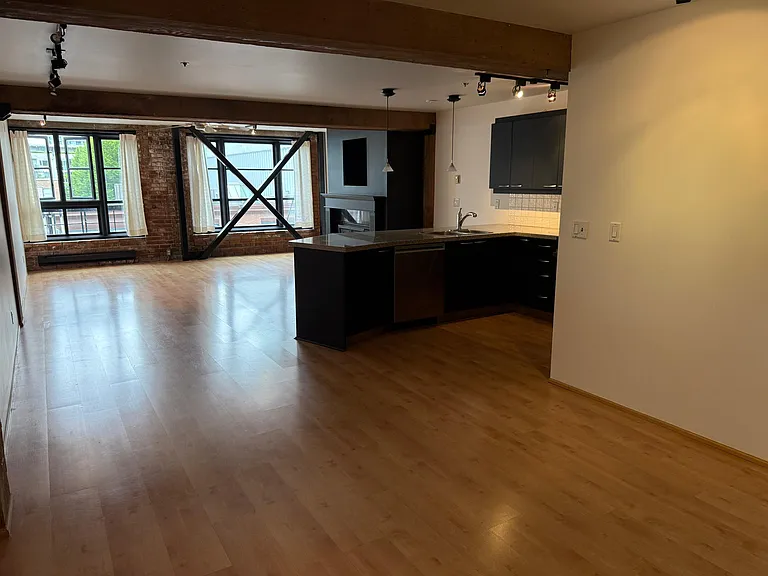 1066 Hamilton St #306 — Photo 3