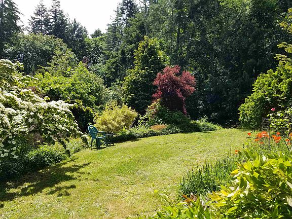 3rd image of 380 S Warbler Rd