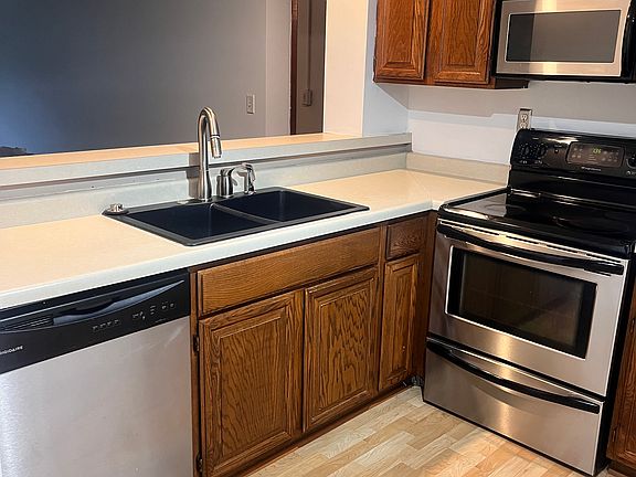 2nd image of 1390 Carling Dr APT 103