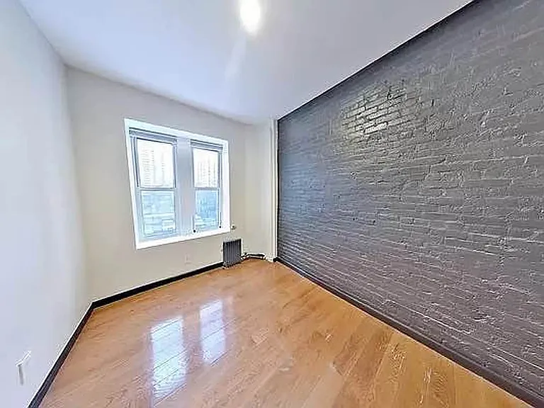 85 Pitt St #11B — Photo 1