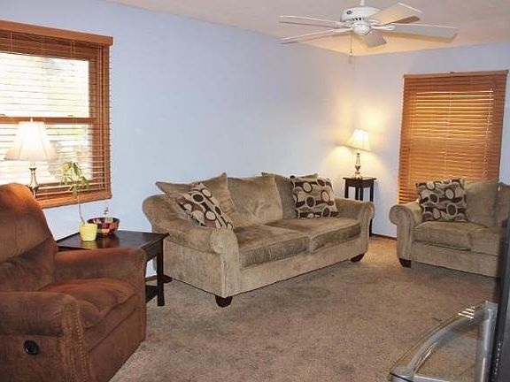 5th image of 1104 N Grandview Blvd