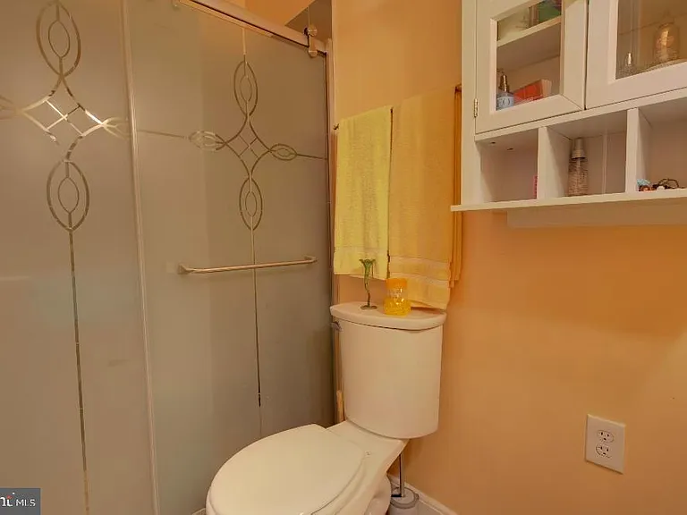 2924 Virginia Ave — Photo 15
