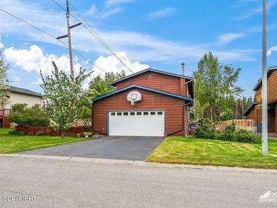3190 Bridle Ln, Anchorage, AK, 99517