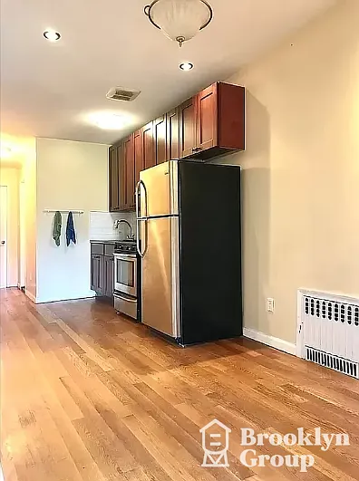 42 Carlton Ave #4R