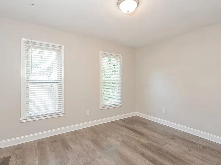 2570 Broadmoor Ct — Photo 14