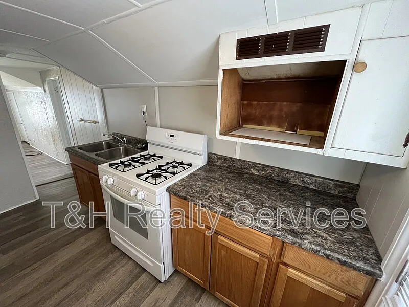 1 bed, 1.0 bath, 1132 sqft, $675 — Photo 3