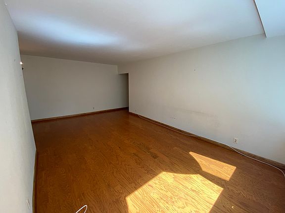 5th image of 4200 Cathedral Ave NW APT 115