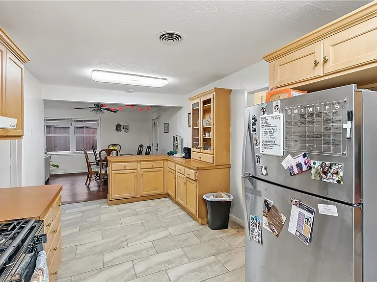 906 Gilchrist Ave — Photo 14
