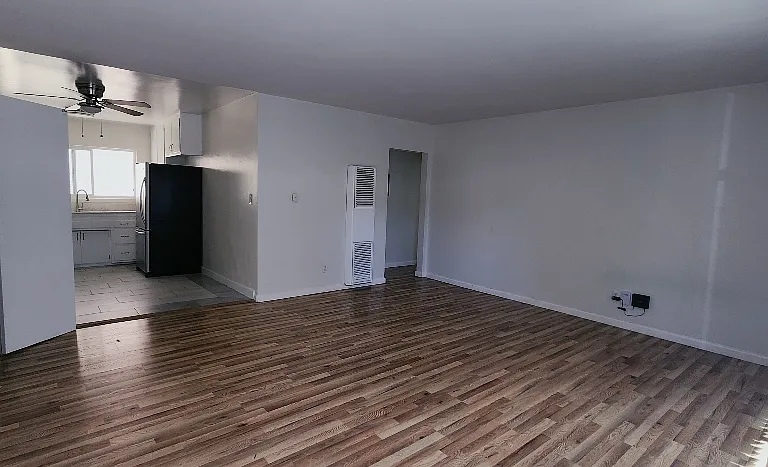 344 Penn St #B — Photo 6