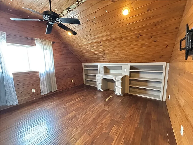 130 Causeway St — Photo 28