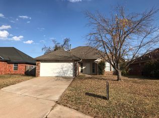 1241 NE 26th St, Moore, OK 73160