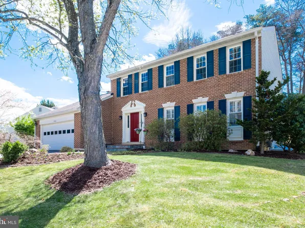 5580 Ann Peake Dr, Fairfax, VA 22032
