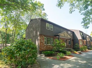 40 Midridge Cir, Londonderry, NH 03053