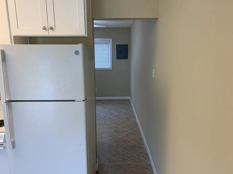 7043 Pickering Ave #6 — Photo 5