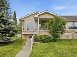 44 S Sierra Morena Way SW, Calgary, AB T3H3C3