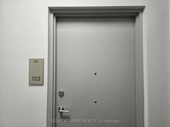 1101 Lackner Pl #103, Kitchener, ON N2A 0L3