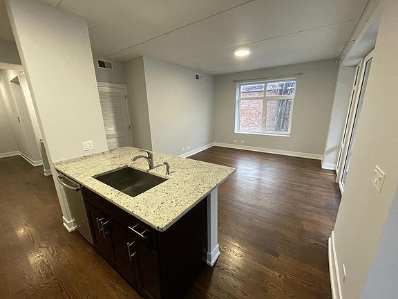 5th image of 2315 W Flournoy St #2