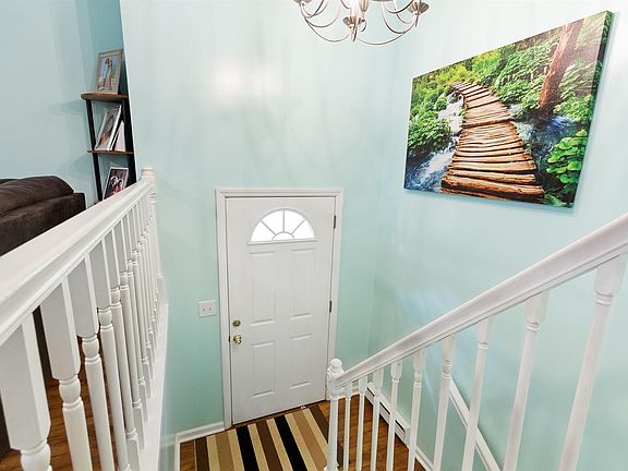 4th image of 601 Vermillion St