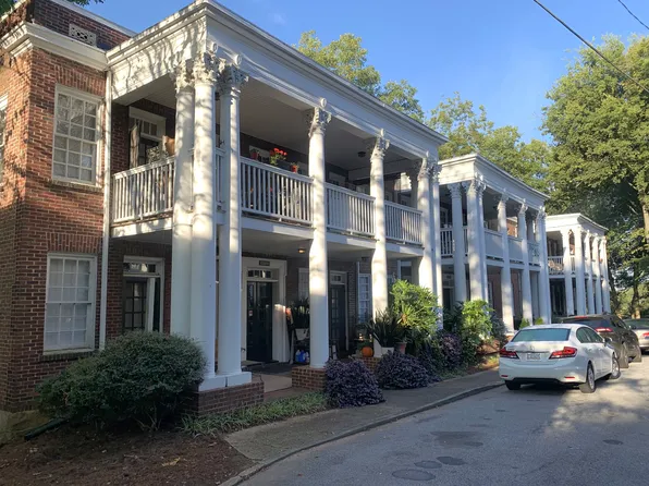 Virginia Court Apartments
