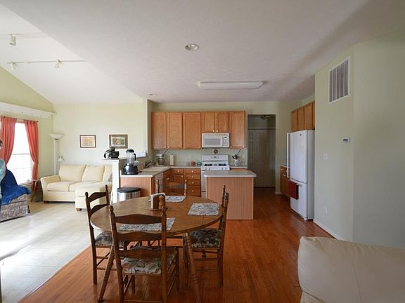 5th image of 3639 Parliament Private Ct