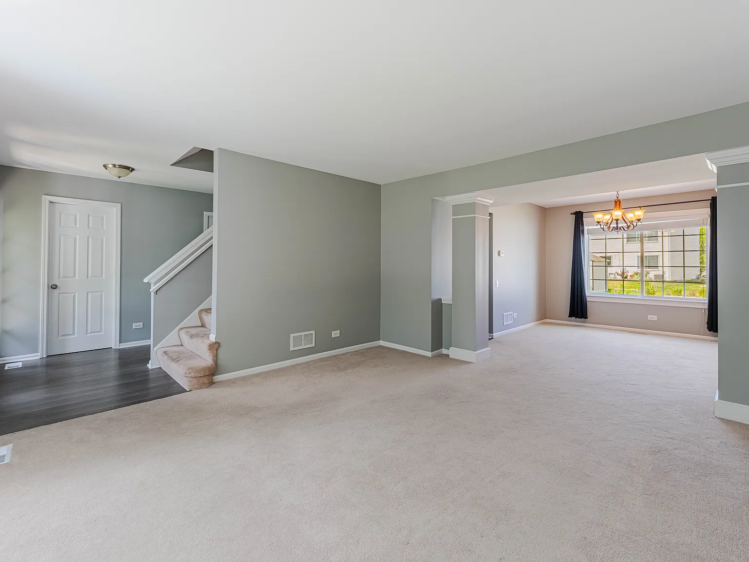 3 bed, 2.5 bath, 1894 sqft, $3,300 — Photo 2