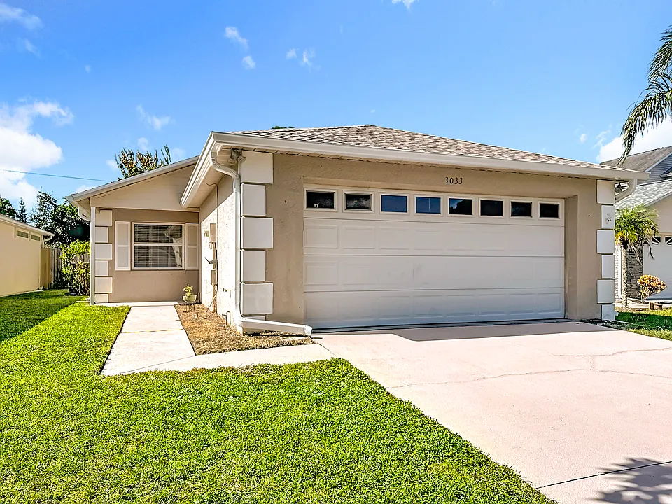 3033 Dunhill Dr