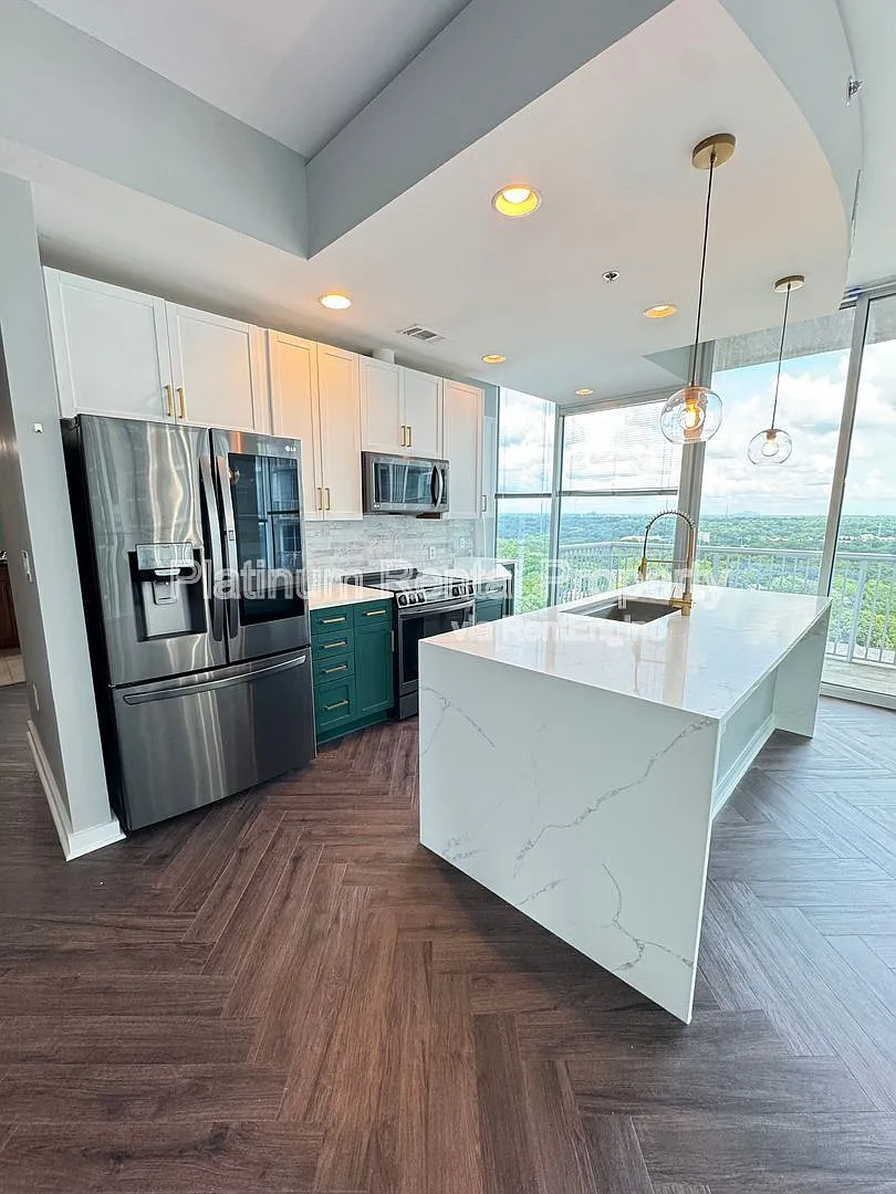 2 bed, 2.0 bath, 1204 sqft, $2,850 — Photo 4