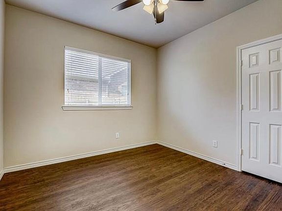 3rd image of 617 Lake City Dr