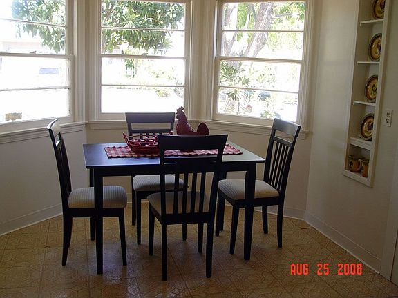 Eat-in Kitchen