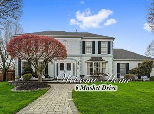 6 Musket Dr, Kendall Park, NJ 08824