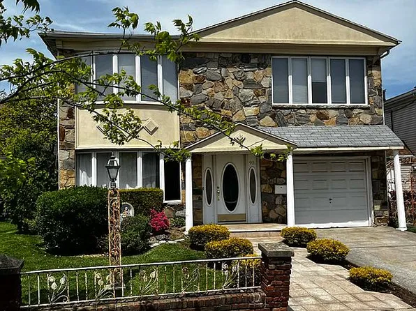 92 Dawson Cir, Staten Island, NY 10314