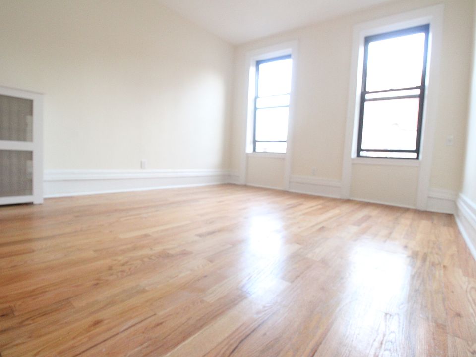 1st image of 192 Claremont Ave APT 5C