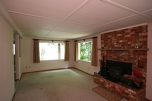 3rd image of 6931 Kellogg Dr NE