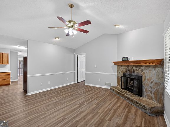3rd image of 508 Millertown Rd