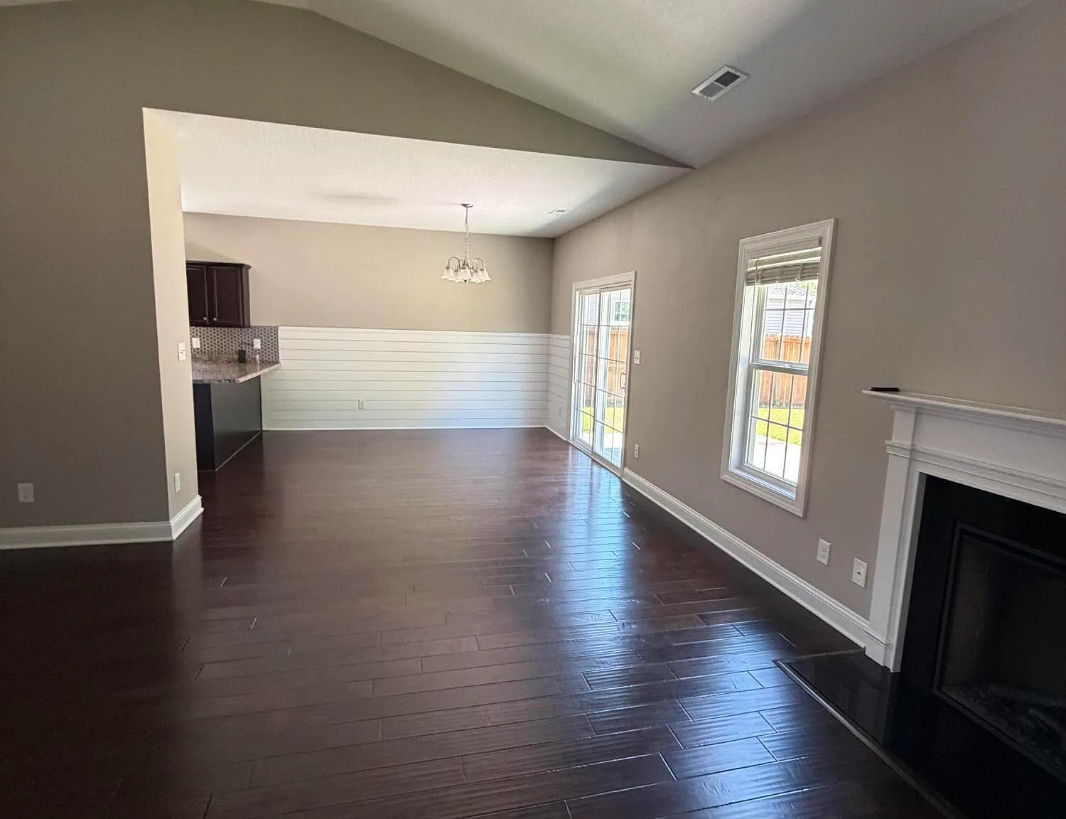 3 bed, 2.0 bath, $2,100 — Photo 3
