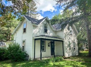1702 9th St E, Menomonie, WI 54751