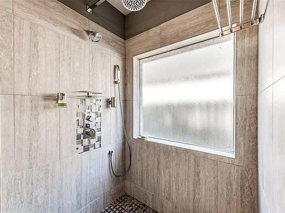 5th image of 17402 Pikes Peek Ct