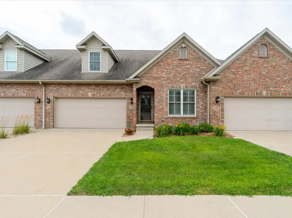 26 Prairie Vista Ct, Bloomington, IL 61704