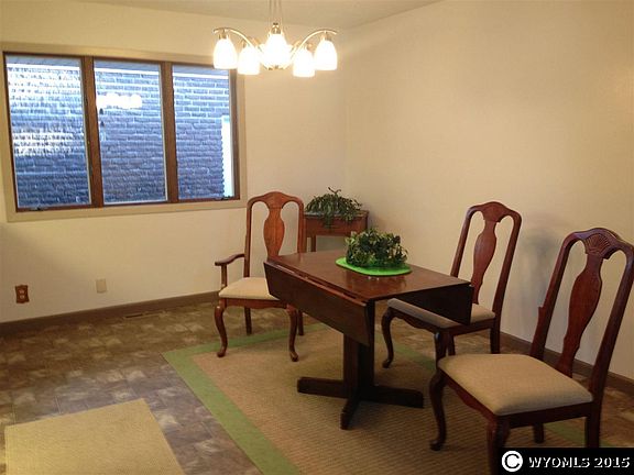 5th image of 422 W Fetterman St
