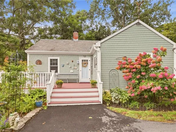 65 Green End Ave, Middletown, RI 02842