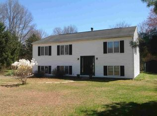 31 Hewlett Rd, Red Hook, NY 12571